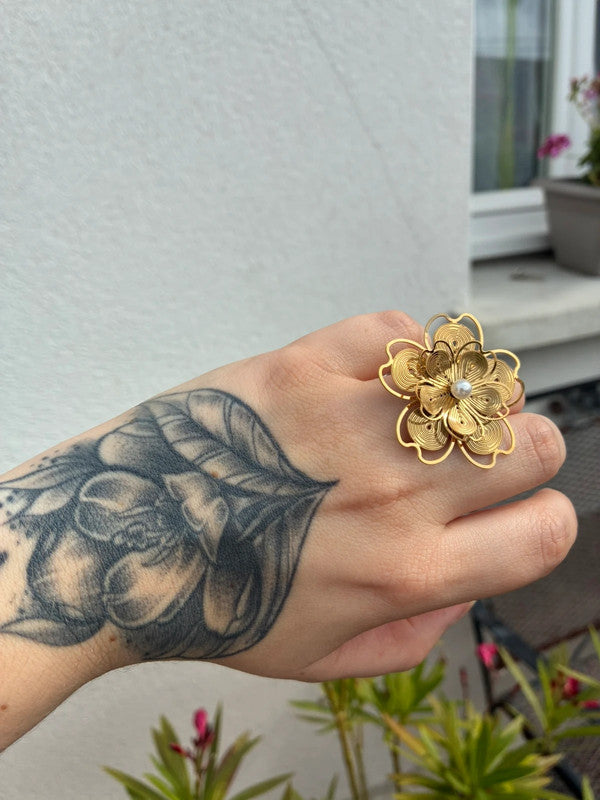 🌷 Bague en forme de grande fleur