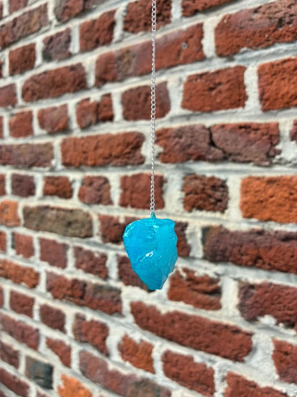Pendule en Quartz Aqua Aura Bleu Brut