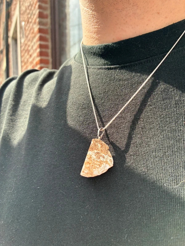Collier en Géodino d’Agate – Finition argentée