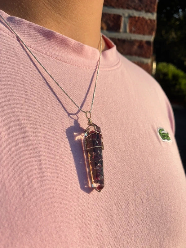 Collier en Grenat – Vitalité Ancrage