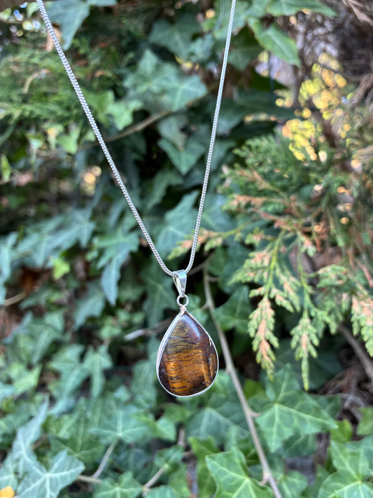 🟤 Pendentif Goutte en Œil de Tigre – Collier simple inclus